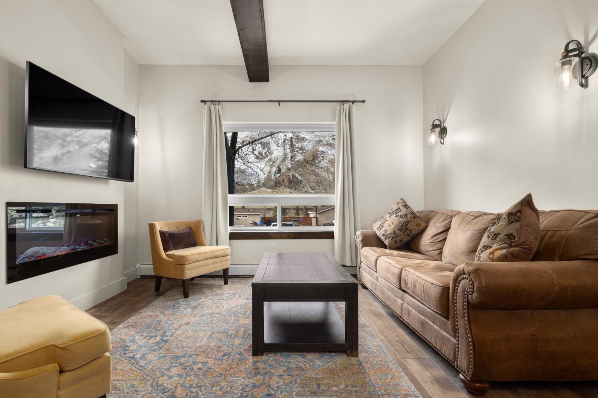 Yellowstone Hot Springs Resort Gardiner Exterior foto